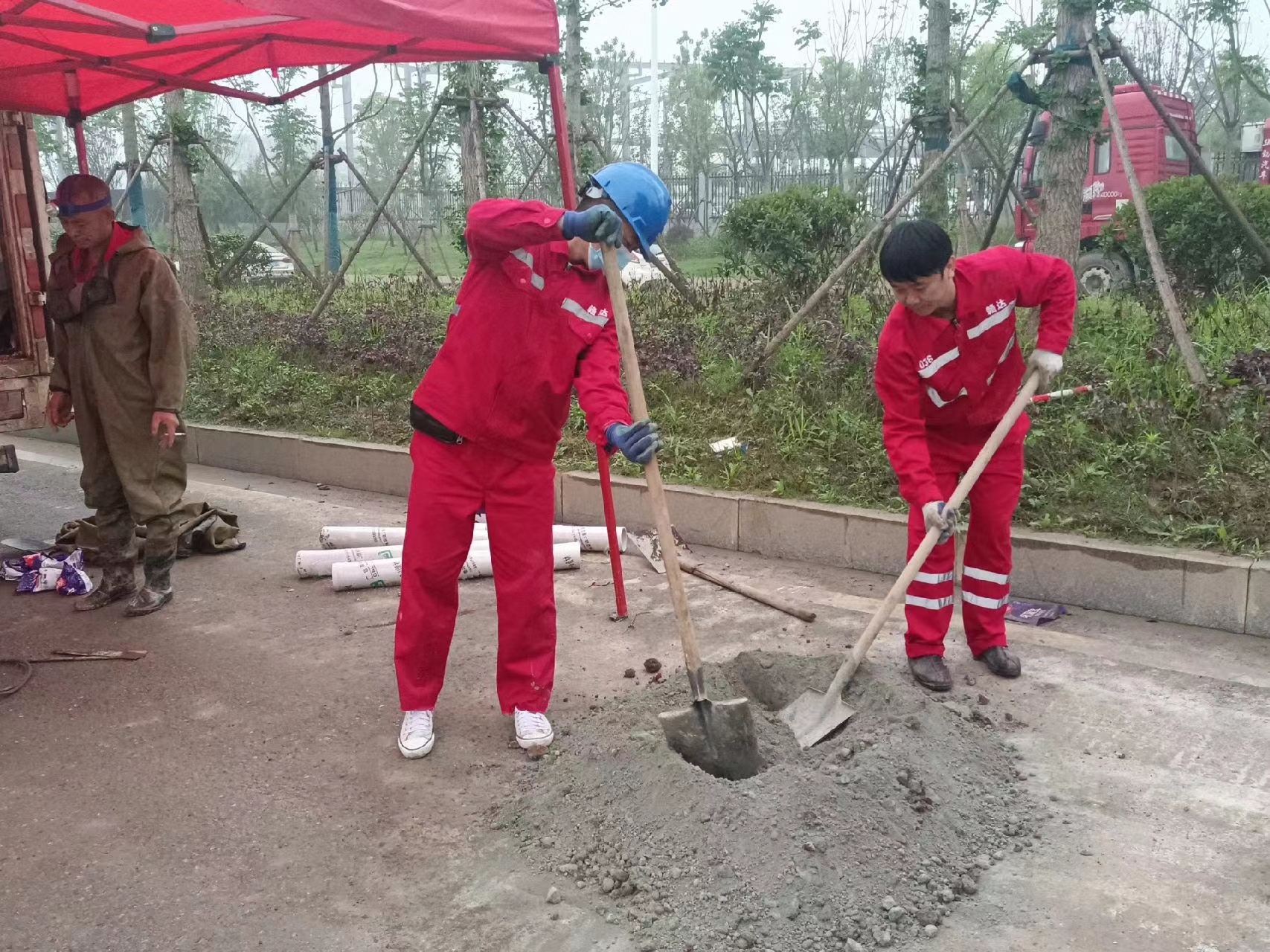 鄂城管道疏通哪家好】及时进行市政管道清淤